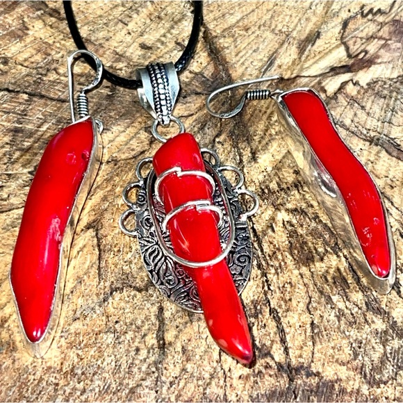 Red Coral Pendant & Earrings Set - Picture 9 of 10